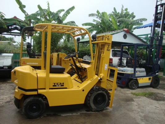 ขายรถโฟล์คลิฟท์  T.C.M.  FG20  ขนาด  2  ตัน  เครื่องยนต์แก๊ส  เสาสูง  3  เมตร  เกียร์ธรรมดา  งา 1,070  มม.  ยางตัน  4  ล้อ  (สภาพดี  พร้อมใช้งาน  สนใจราคาคุยกันได้)