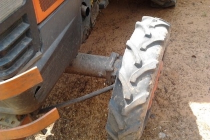 KUBOTA L2808 - 2 เพลา ใช้งาน 3,000 ชม. อุปกรณ์มีให้พร้อม มีโรตารี่ หน้ากว้าง 1.50 เมตร และผานพรวนดิน 5 สภาพดีพร้อมใช้งานได้เลย เครื่องแน่นแรงดี ภายนอกบอดี้รถสวยเดิมๆ ระบบไฮดรอลิกส์ของเหลวไม่มีแตกเยิ้ม ช่วงล่างยางสภาพดี 4 เส้นประมาณ 70\% พร้อมใช้งาน เอกสารท KUBOTA L2808 - 2 เพลา ใช้งาน 3,000 ชม. อุปกรณ์มีให้พร้อม มีโรตารี่ หน้ากว้าง 1.50 เมตร และผานพรวนดิน 5 สภาพดีพร้อมใช้งานได้เลย เครื่องแน่นแรงดี ภายนอกบอดี้รถสวยเดิมๆ ระบบไฮดรอลิกส์ของเหลวไม่มีแตกเยิ้ม ช่วงล่างยางสภาพดี 4 เส้นประมาณ 70\% พร้อมใช้งาน เอกสารท