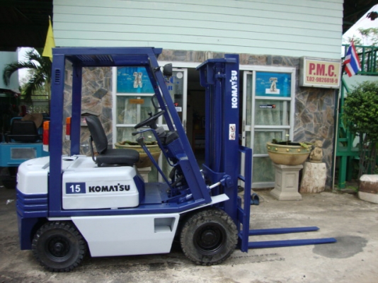 ขายรถโฟล์คลิฟท์  KOMATSU  FD15-15  (รถนอกนำเข้า ราคาถูก สภาพดี  พร้อมใช้งาน) เครื่องยนต์ดีเซล  เสาสูง  3  เมตร  เกียร์ออโตเมติค  ยางลม  สนใจราคาคุยกันได้ !!!!