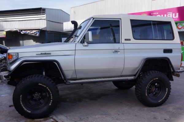 ขายรถ Landcruiser serie 73 เครื่อง 13BT