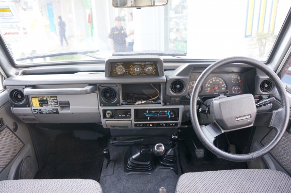 ขายรถ Landcruiser serie 73 เครื่อง 13BT