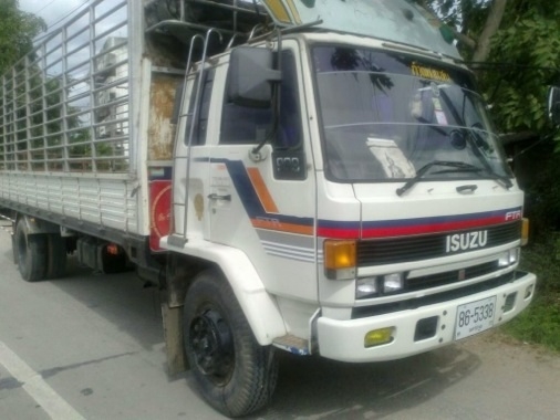 ขายหกล้อ ISUZU TFR Rocky ปี35 รถห้างแท้. ยาว7.2 เมตร ซัซซี่สวยใหญ่ตลอด เครื่องดี พวงมาลัยเพาเวอร์ เบรกจิ๊ฟฟี่ สภาพรถบางๆๆๆเดิมๆๆๆ ขับดีมาก ยาง 900 ช่วงล่างใหญ่ 685,000