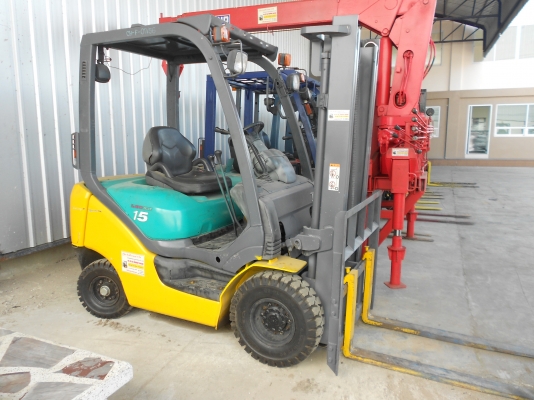 Komatsu รุ่น FG15-18 ขนาด 2.5 ตัน เชื่อ้เพลิง เบนซิน เกียร์ ธรรมดา เสา 3 เมตร 12,000 ชม. ปี 2003  ราคา 220,000 บาท