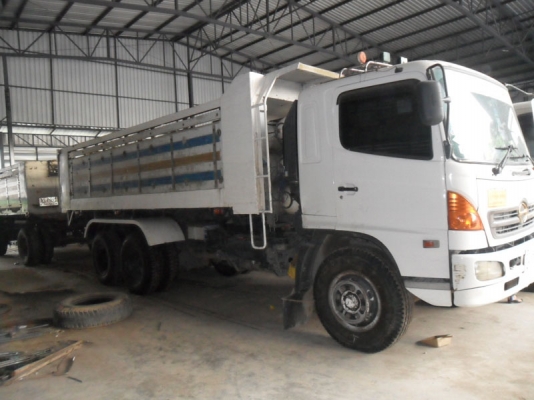 Hino Mega 260 แรง ปี 48 แก๊ส 6 ถัง ยางใหม่ คัสซีสวย พร้อมใช้งานได้เลยครับ