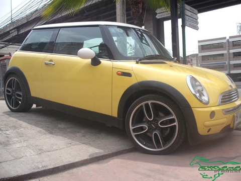 MINI COOPER มือเดียว รถใช้เอง ขายเพราะไม่ค่อยได้ใช้ ชุดแม็กเปลี่ยนของ Works ครับ