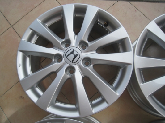 ขายล้อแม็ก Honda civic fb ป้ายแดง 16"x6.5" et45 5รู114.3 สภาพสวยๆๆครับ ไม่มีคด ไม่มีดุ้งครับ  สนใจติดต่อเล็กคลองสามครับ (081-3747940)
