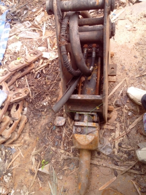 ขายรถแบ็คโฮ komatsu pc 60 - 1 บุ้งกี๋พร้อมหัวเจาะ เครื่องปั๊มเดิม เอกสารสัญญาซื้อขาย