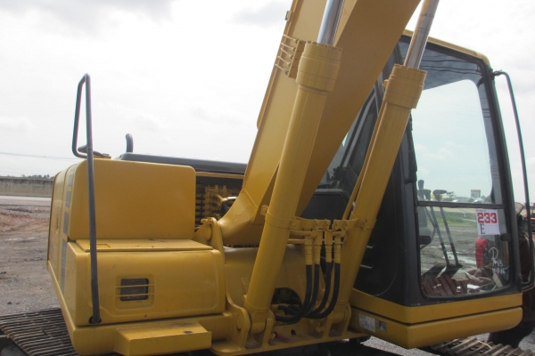 KOMATSU PC120-6  เก่านอก เอวแน่น ปั็มแรง สภาพพร้อมใช้ สุดๆเอาไปแบ่งกันใช้ได้เลยครับ   น้องร็อค จัดหั้ย สนใจโทร สอบถามได้ 081-8535656
