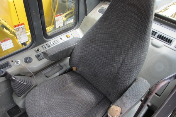 KOMATSU PC120-6  เก่านอก เอวแน่น ปั็มแรง สภาพพร้อมใช้ สุดๆเอาไปแบ่งกันใช้ได้เลยครับ   น้องร็อค จัดหั้ย สนใจโทร สอบถามได้ 081-8535656