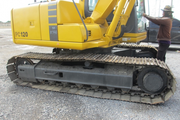 KOMATSU PC120-6  เก่านอก เอวแน่น ปั็มแรง สภาพพร้อมใช้ สุดๆเอาไปแบ่งกันใช้ได้เลยครับ   น้องร็อค จัดหั้ย สนใจโทร สอบถามได้ 081-8535656