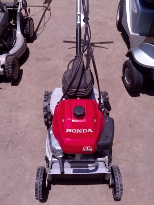 ขายรถตัดหญ้า 4จังหวะเก่าญี่ปุ่น สภาพ สวยมากครับ มีเกียร์เดินหน้าครับ