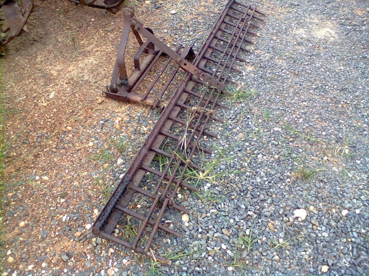 ขายคราด      ติดหางรถไถ   พร้อมใช้งานครับ