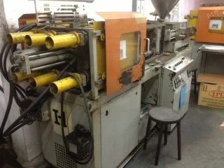 ขายเครื่องฉีด เครื่องตัดเจาะ เจียร เหมาหลายรายการ