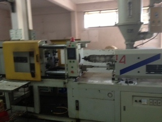 ขายเครื่องฉีด เครื่องตัดเจาะ เจียร เหมาหลายรายการ