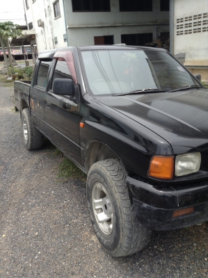 ขายอีซูซุ มังกร 4 ประตู ปี2546 เครื่อง 2,500 CC Rodero