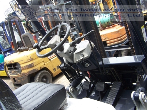 ขาย รถโฟล์คลิฟท์ KOMATSU รุ่น FD25-11