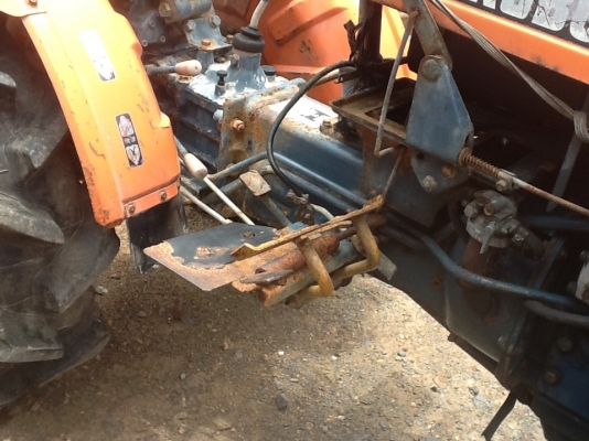 คูโบต้า B7000 4 WD 2 เพลา เข้าร่องอ้อยได้ครับ สภาพเดิมๆ ใช้งานได้ปรกติ