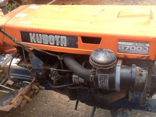 คูโบต้า B7000 4 WD 2 เพลา เข้าร่องอ้อยได้ครับ สภาพเดิมๆ ใช้งานได้ปรกติ