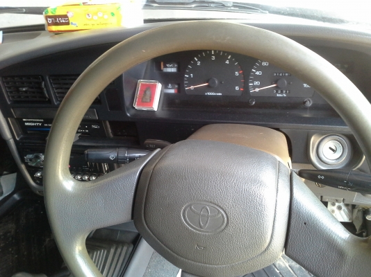 toyota  mighty x ปี  96  เพาเวอร์  ล้อแม็ก   แอร์เย็นฉ่ำ   กระบะแค็บ