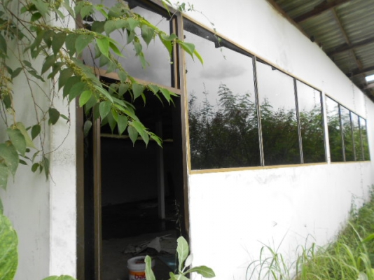 ขอนอกเรื่องหน่อยนะครับ ขายร้านอาหารทั่งหลังเลยครับ  ต่อรองได้ครับ