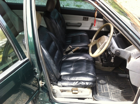 champ รถบ้านสีสวยๆ ติดแก็สlpg แอร์เย็น ขับดี พร้อมโอน ประกันชั้น3 ภาษี57