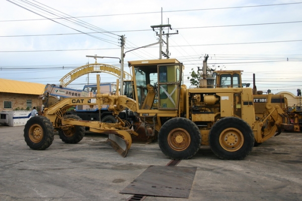 ขาย รถเกรด CATERPILLAR 140G-72V10xxx เก่านอก สวยๆ เดิมๆ 2,950,000 TEL : 087-0339334 (อ็อฟ)