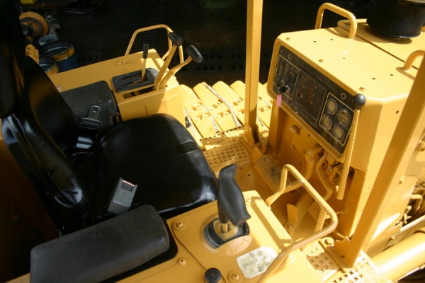 ขาย แทรคเตอร์ CATERPILLAR D4H series III ตีนเป็ด กิ๊กๆ 1,300,000 TEL : 087-0339334 (อ็อฟ) ขาย แทรคเตอร์ CATERPILLAR D4H series III ตีนเป็ด กิ๊กๆ 1,300,000 TEL : 087-0339334 (อ็อฟ)