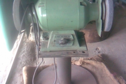 หินเจียรญี่ป่น 1 แรงพร้อมฐาน เป็นของญี่ปุ่นครับ   ขนาด 1  แรงครับแรงครับรุ่นนี้พร้อมฐานรับแน่นึบ  พร้อมใบเจียร หยาบ/ละเอียดคุ้มครับราคานี้