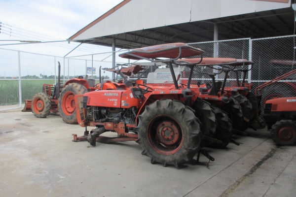 รถคูโบต้า ตามสภาพ ราคาพ่อค้า เริ่มต้นที่ 90,000 บาท ย้ำนะครับว่าตามสภาพ ต้องเอาไปซ่อมเอาเอง