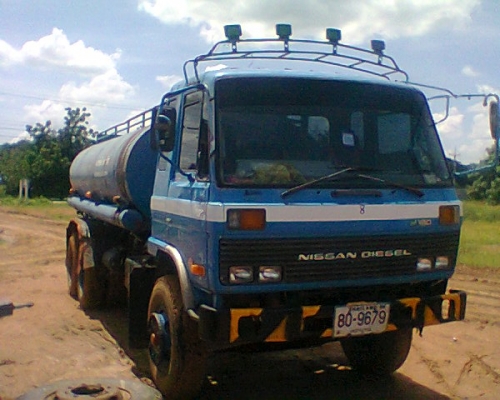 ขายนิสสันยูดีรถบรรทุกน้ำ 1 เพลา บรรจุน้ำได้ 16,000 ลิตร ราคา500,000 บาท เจ้าของขายเอง ราคาต่อได้