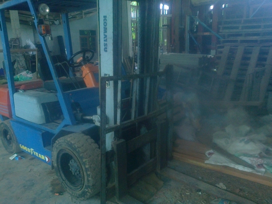 ขายรถฟอร์คลิฟต์ komatsu ยกได้ 3 ตัน สูง 5 เมตร และเครื่อง GARDNER 6สูบ 200 แรง ขายรถฟอร์คลิฟต์ komatsu ยกได้ 3 ตัน สูง 5 เมตร และเครื่อง GARDNER 6สูบ 200 แรง