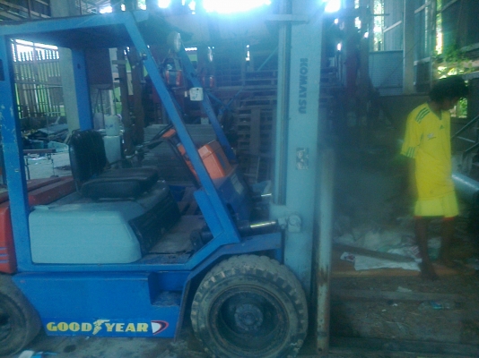 ขายรถฟอร์คลิฟต์ komatsu ยกได้ 3 ตัน สูง 5 เมตร และเครื่อง GARDNER 6สูบ 200 แรง ขายรถฟอร์คลิฟต์ komatsu ยกได้ 3 ตัน สูง 5 เมตร และเครื่อง GARDNER 6สูบ 200 แรง