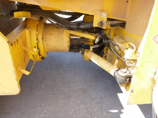 2006 Sakai SW651 เครื่องจักรมือสองนำเข้าจากต่างประเทศ สภาพสวย พร้อมใช้งาน ชั่วโมงการทำงาน 3,024 ชม.