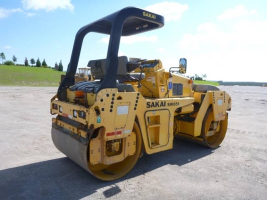 2006 Sakai SW651 เครื่องจักรมือสองนำเข้าจากต่างประเทศ สภาพสวย พร้อมใช้งาน ชั่วโมงการทำงาน 3,024 ชม.