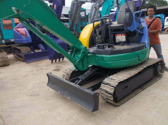 ขายรถแม็คโคร KOMATSU PC 27MR-1 ขายรถแม็คโคร KOMATSU PC 27MR-1