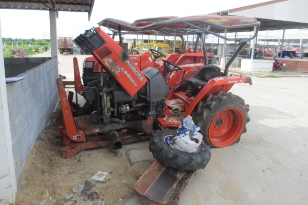 KUBOTA L3408DI ตามสภาพ โล็ะไปเลยครับ มีใบมีดพร้อมนะครับ ยางหน้าหลังครบครับ
