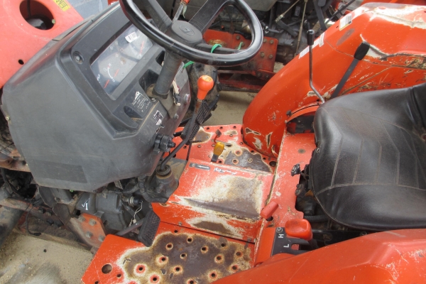 KUBOTA L3408DI ตามสภาพ โล็ะไปเลยครับ มีใบมีดพร้อมนะครับ ยางหน้าหลังครบครับ