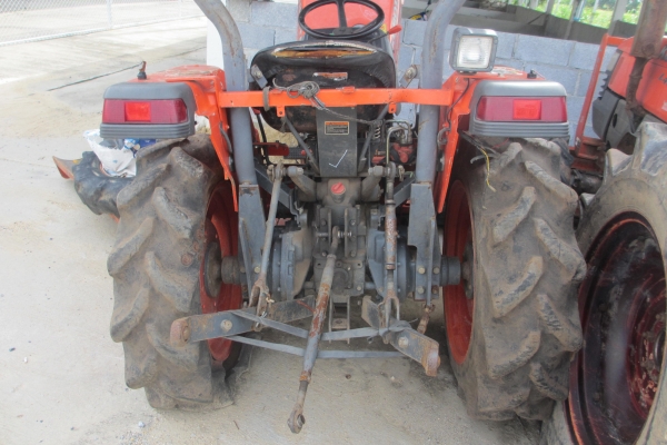 KUBOTA L3408DI ตามสภาพ โล็ะไปเลยครับ มีใบมีดพร้อมนะครับ ยางหน้าหลังครบครับ