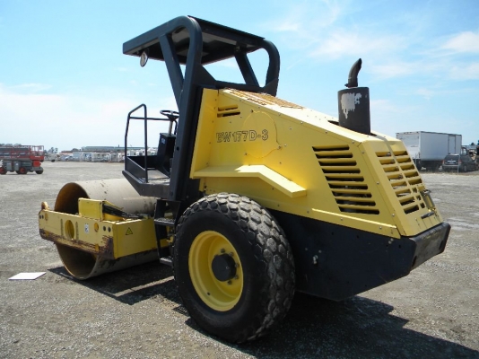 รถบด BOMAG BW177D, Yr.2009, Hr.2380 นี่ก็นางฟ้าครับ ยังอยู่อเมริกา โทรมานะ 085-9049669