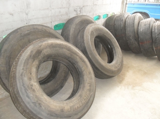 ยาง MICHELIN 11R 22.5 เลเดียล ปี09 สวยๆ เส้นละ 2300 บาท