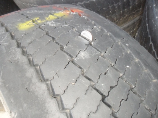 ยาง MICHELIN 275/70R22.5 เลเดียล ปี10 สวยๆ เหลือ 5 เส้น ราคา เส้นละ 1800 บาท