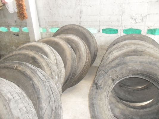 ยาง MICHELIN 275/70R22.5 เลเดียล ปี10 สวยๆ เหลือ 5 เส้น ราคา เส้นละ 1800 บาท