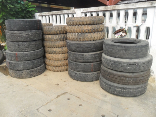 ยาง MICHELIN 275/70R22.5 เลเดียล ปี10 สวยๆ เหลือ 5 เส้น ราคา เส้นละ 1800 บาท