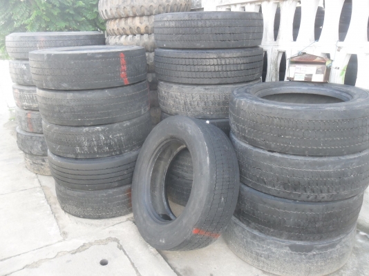 ยาง MICHELIN 275/70R22.5 เลเดียล ปี10 สวยๆ เหลือ 5 เส้น ราคา เส้นละ 1800 บาท