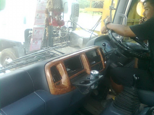 ขายหัวลาก2คัน MEGA 320แรง พร้อมหางพื้นเรียบRCK ปี51HI SPEED