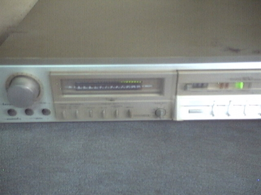 ขายเครื่องเสียงบ้านแยกชิ้นอินทริเกตแอมป์+วิทยุ+เทป แยกขายครับ