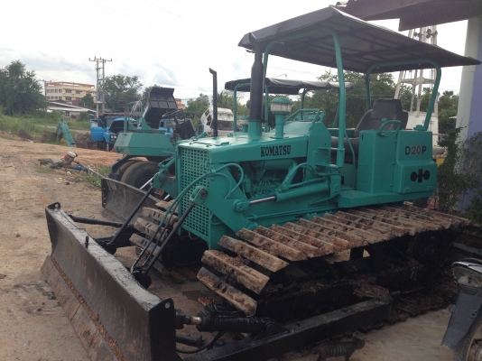 ขายแทร็กเตอร์ PL D2-5 สภาพดี พร้อมใช้งาน ช่วงล่างใหม่หมด ใบแทรกเต็ม ไม่มีหัก ตามรูป ราคาต่อรองได้