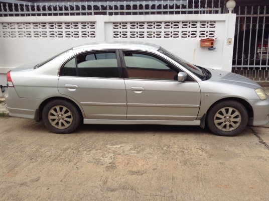 ลดราคาแล้วรถเก๋ง Honda civic 2003