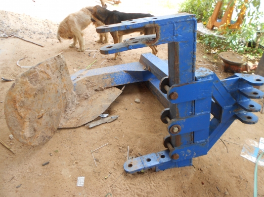 ขายตามสภาพ ผาลขุดมันรถไถใหญ่