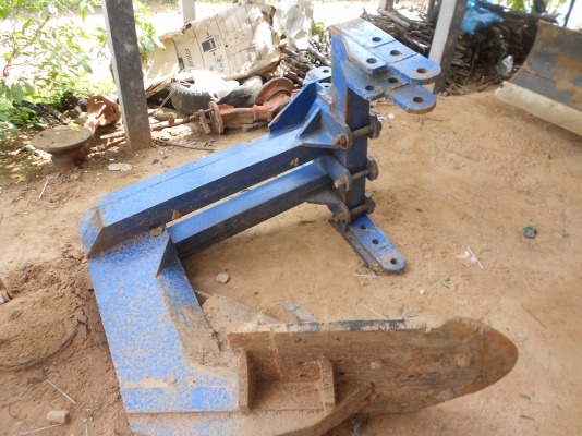 ขายตามสภาพ ผาลขุดมันรถไถใหญ่